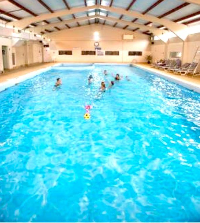Clifftop Chalet With Pool Deal Ngoại thất bức ảnh
